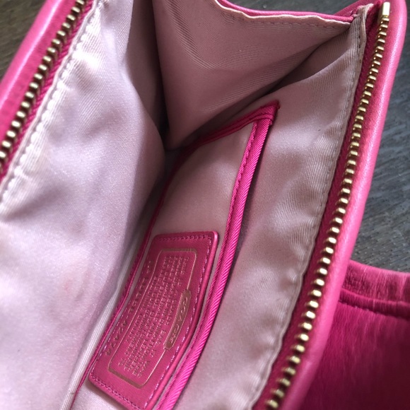 COACH ☀️ pink summer clutch/wallet - Picture 4 of 5